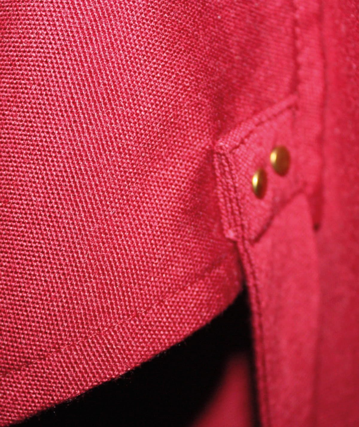 Aurelia applique des techniques de couture avancées